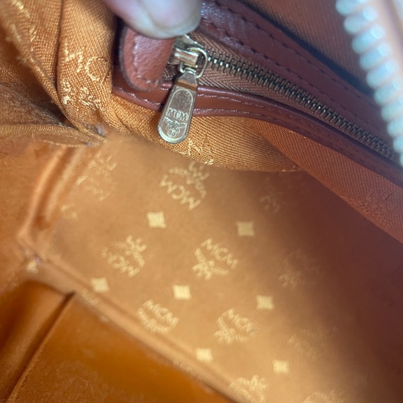 🔥
MCM
Logo 🔥Leather 🔥Printed 🔥Handle 🔥Bag🔥 - Picture 7 of 9